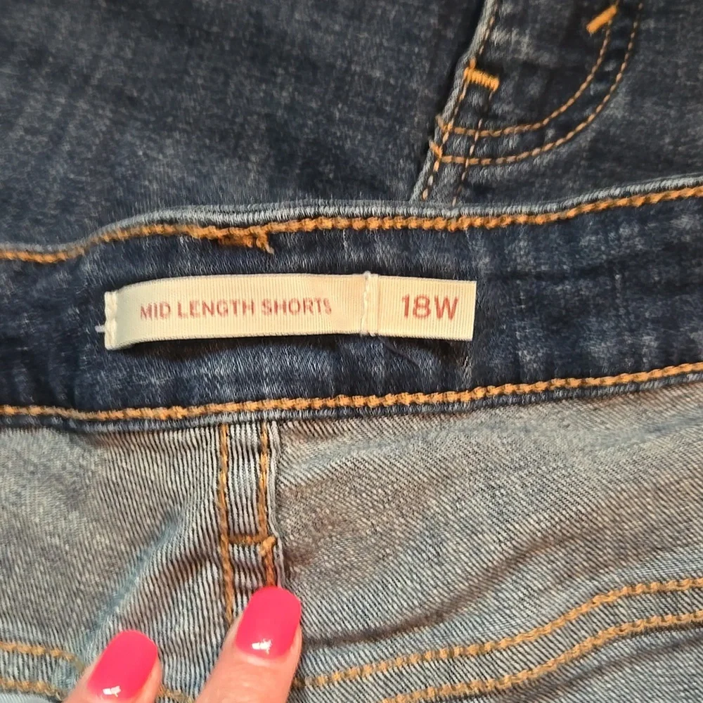 Dark Blue Denim Shorts. 18W Levis Shorts, Great Used Condition - Picture 4 of 7